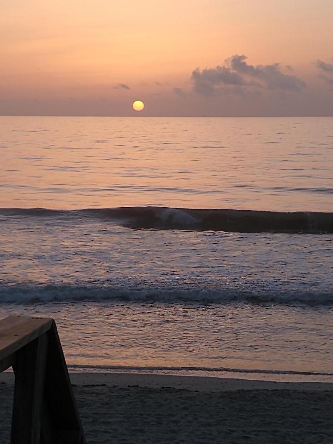 Perfect Beach Getaway For 6-10 Satellite Beach Exterior photo