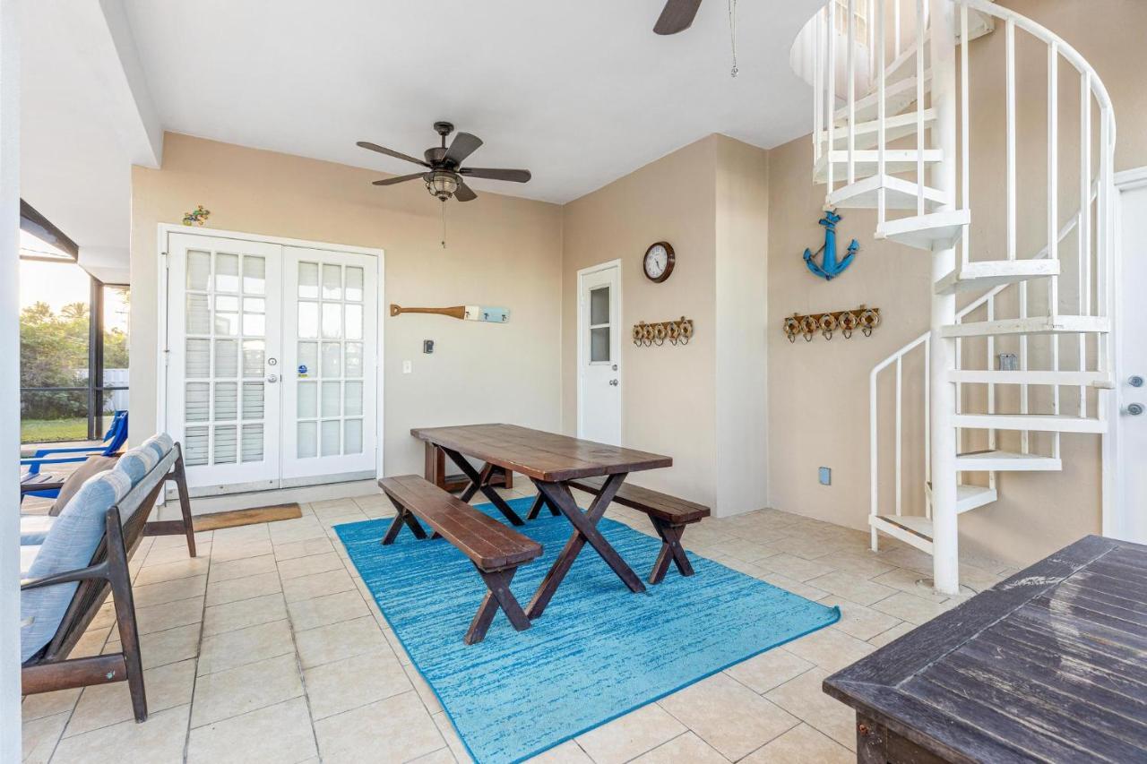 Perfect Beach Getaway For 6-10 Satellite Beach Exterior photo