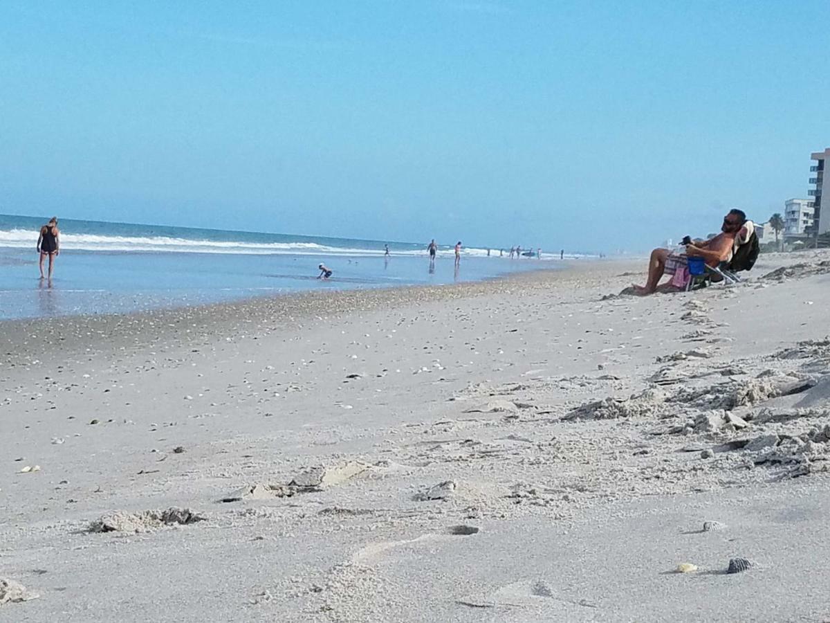 Perfect Beach Getaway For 6-10 Satellite Beach Exterior photo